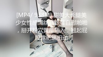 短发美少妇真实拍摄直播大战双男，前后夹击，卧室花样百出，啪啪做爱