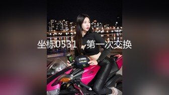 浑身充满青春活力的粉嫩少女，最爱的类型，看着她嘘嘘 纯洁的森林 真的美，尿完出来还飞舞一番，真羡慕青春的女孩！