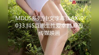 [MP4/ 909M] 带着眼镜巨乳妹子居家自慰，掰开骚穴给狼友们看看寥寥骚