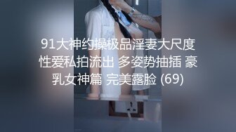 大学生宿舍偷拍一个校花级的美女 刚才厕所出来就有人送花来了