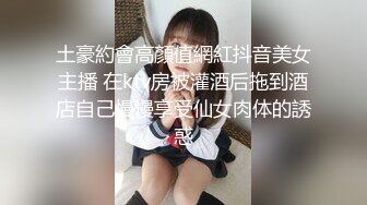 奸夫淫妇被娘家人拖到大街上，老母亲强行把小三的胸罩拉下，兄弟把男的狠狠揍！