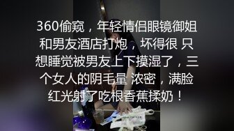 刚成年的弟弟就是紧,痛得他呲牙咧嘴不敢动,只会一个劲的闷哼