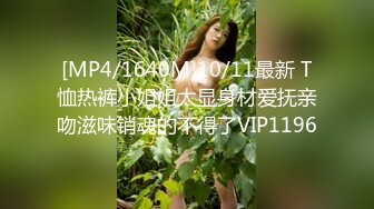 精心收集推特猎奇圈福利视频重磅来袭第四季❤️KTV包厢3P妹子卖力给四眼男口交而他淡定唱歌